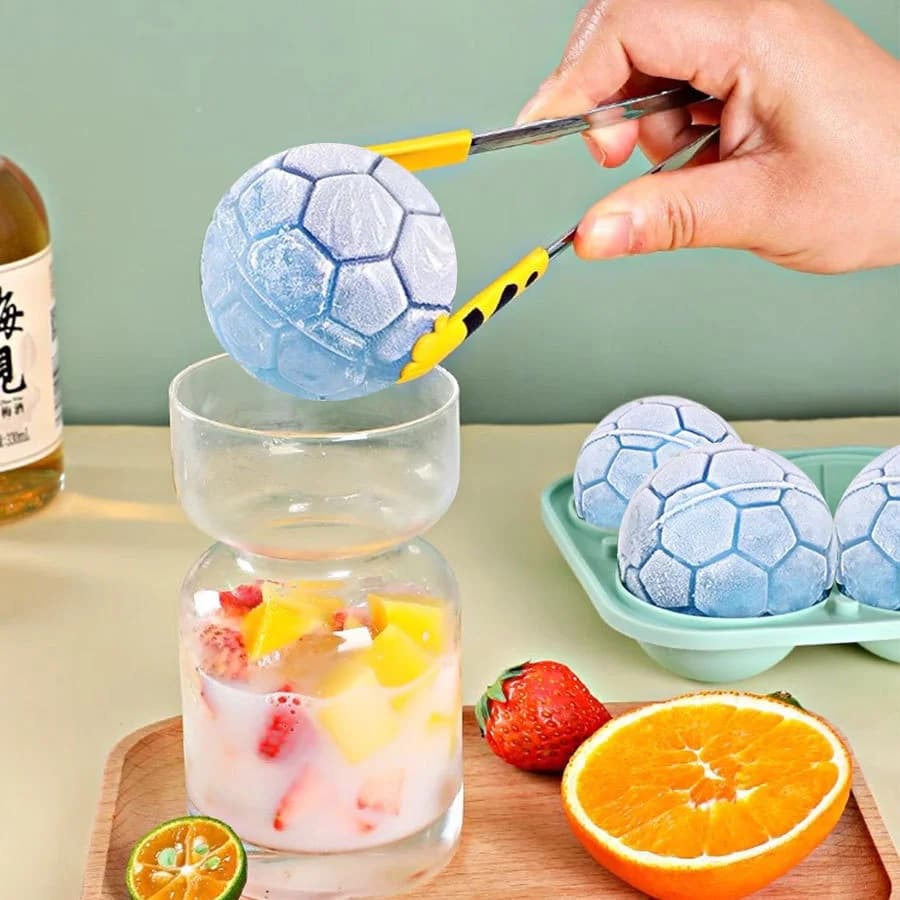 Vaschetta per cubetti di ghiaccio a 4 cavità a forma di pallone con coperchio