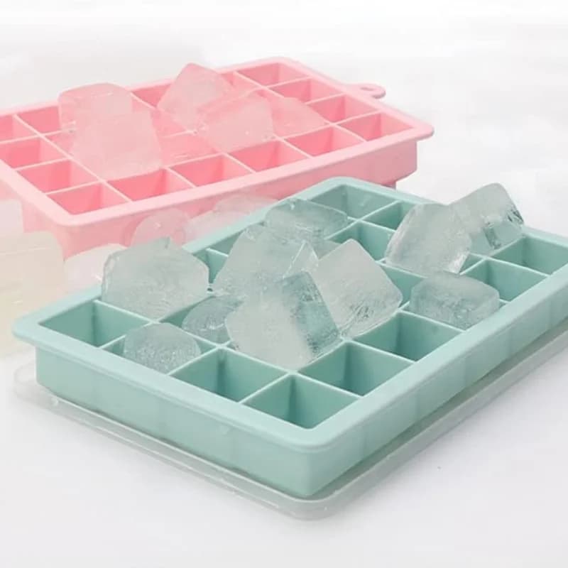 Vaschetta per cubetti di ghiaccio quadrata a 24 scomparti con coperchio